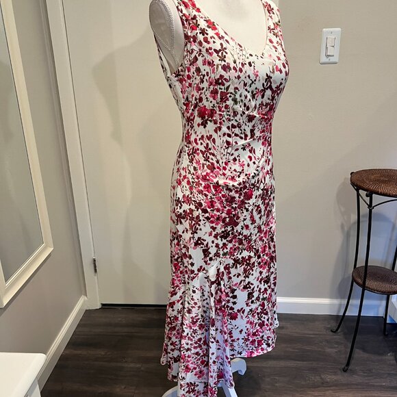 Taylor Floral Asymmetrical Sleeveless midi dress, Size 6 - Picture 5 of 16